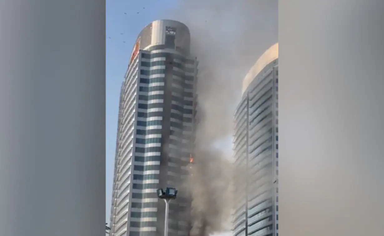 Video: Huge Fire At Pak Mall Spreads From 3rd To 20th Floor