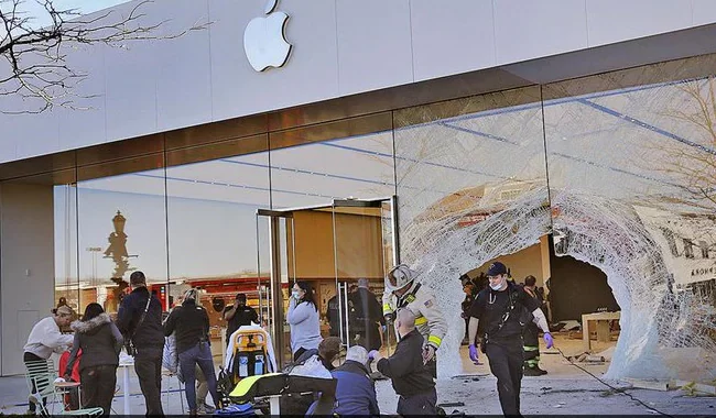Car Crashes Into Apple Store In Massachusetts, One Dead