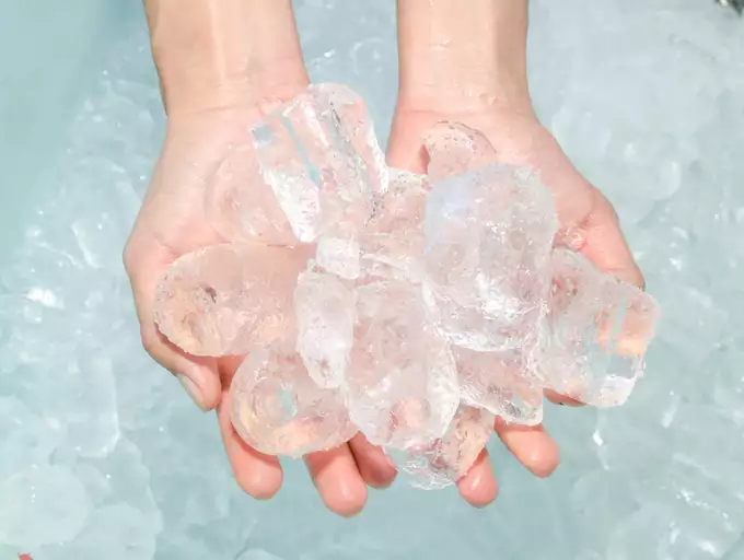 Unlock the Power of Ice Cubes: Beauty Tips for a Youthful Appearance